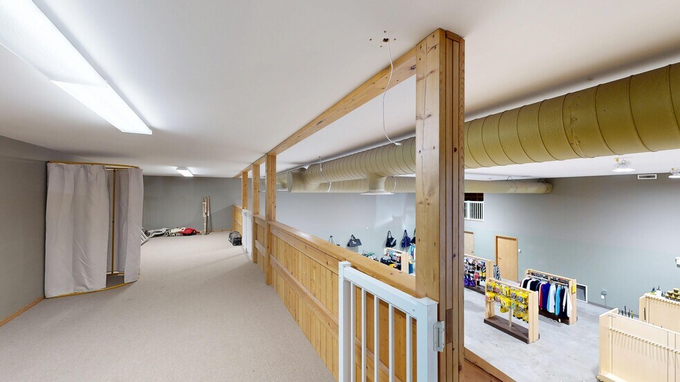 More Photos Of 4902 51 Av, Stettler Freestanding For Lease
