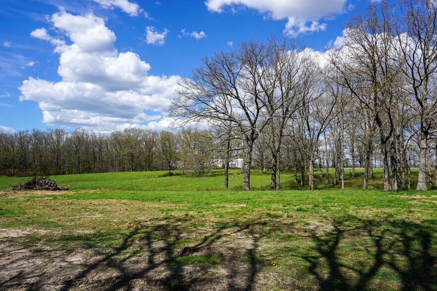 More Photos Of 18626 County Road 1000, Saint James Flex For Sale