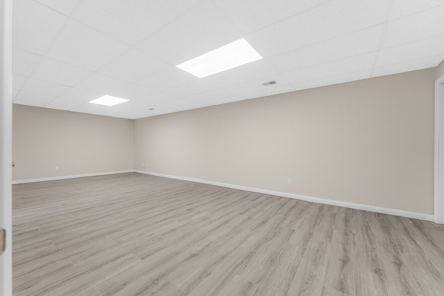 More Photos Of 1189 Pineview Dr, Morgantown Medical For Lease