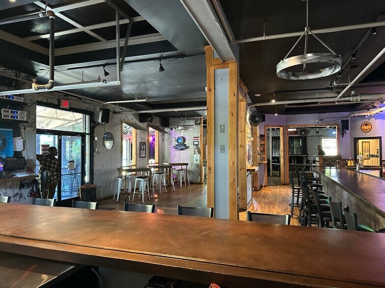 More Photos Of 3228 N Davidson St, Charlotte Restaurant For Lease