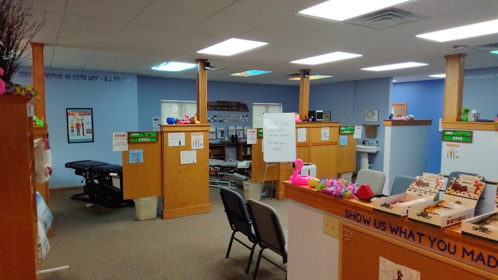 More Photos Of 820 Geneva Pky, Lake Geneva Office For Sale