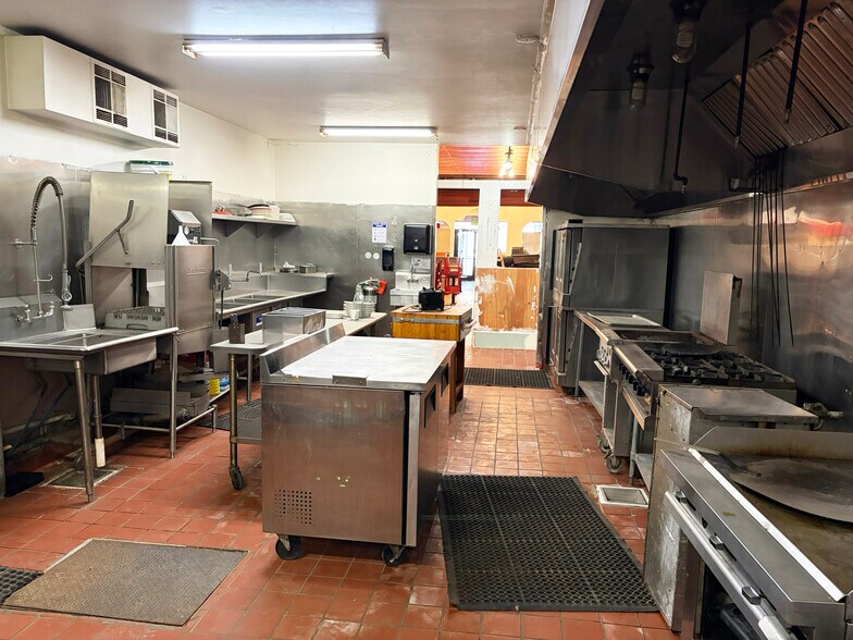 More Photos Of 1063 Market St, San Francisco Storefront Retail Office For Lease