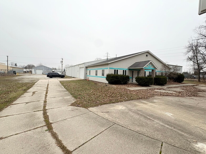 More Photos Of 500 Commerce Dr, Lakeville Flex For Sale