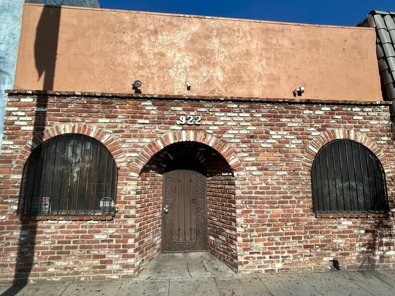 More Photos Of 922 S Atlantic Blvd, East Los Angeles Office For Sale