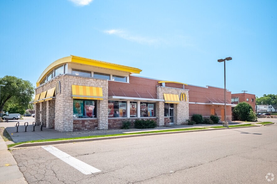 More Photos Of 2705 E Washington Ave, Madison Storefront For Sale