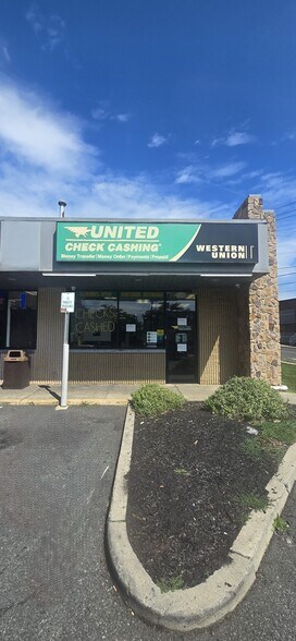 More Photos Of 555 E 1st Ave, Roselle General Retail For Sale