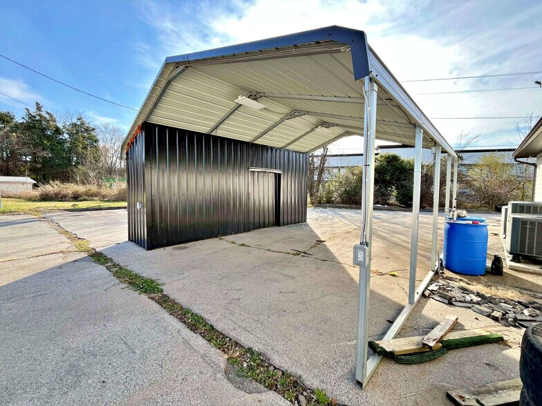 More Photos Of 1391 Murrays Chapel Rd, Sweetwater Showroom For Sale