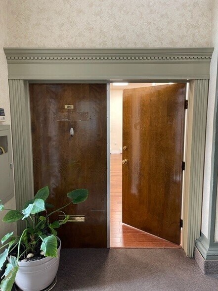 More Photos Of 1527 Franklin Ave, Mineola Office For Lease