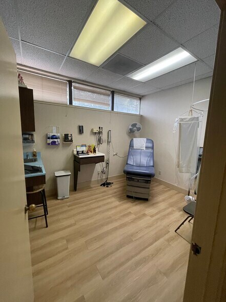 More Photos Of 123 S Commerce St, Stockton Healthcare For Lease