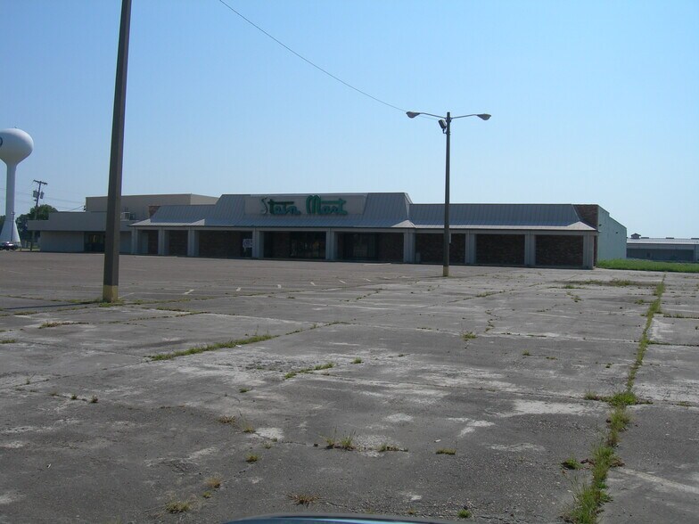 Primary Photo Of 1656 Martin Luther King Blvd N, Greenville Department Store For Sale