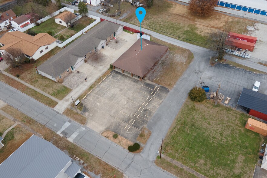 More Photos Of 808 W Prairie St, Marion Office For Sale