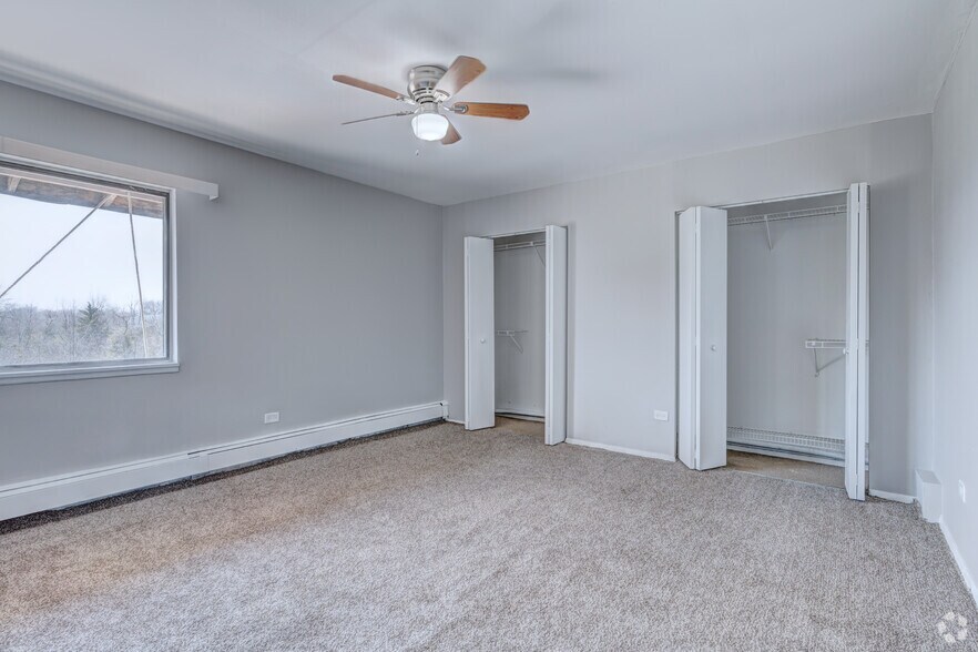 More Photos Of 2610 Marigold Dr, Sauk Village Apartments For Sale