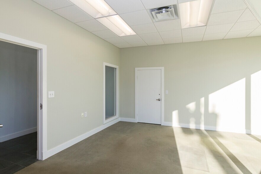 More Photos Of 2718 Piedmont Rd NE, Atlanta Office For Lease