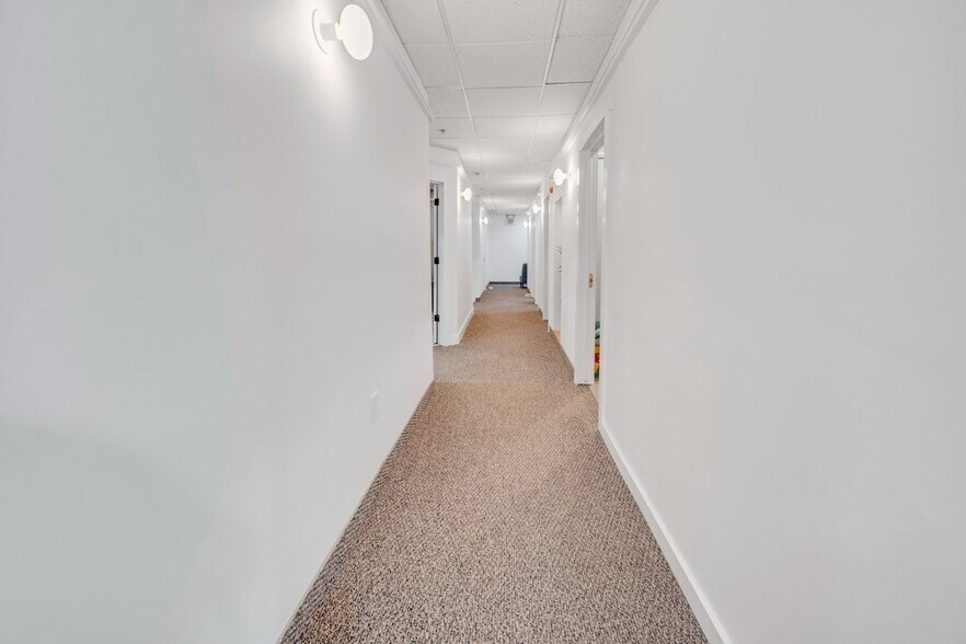More Photos Of 622-624 Valley Rd, Montclair Storefront Retail Office For Lease