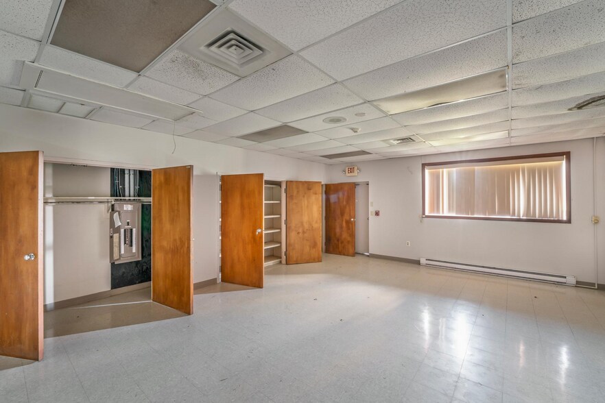 More Photos Of 614 Union Rd, Vineland Office For Sale