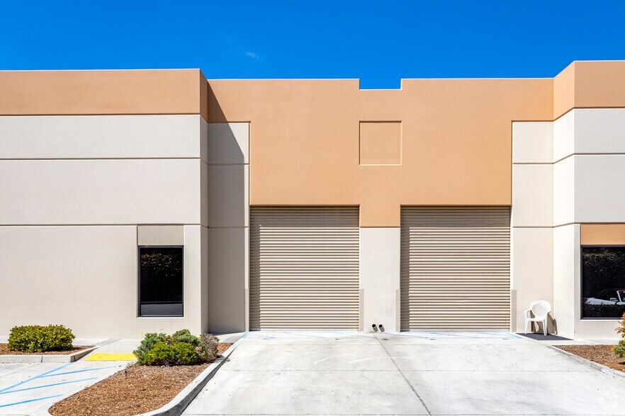 More Photos Of 925 Poinsettia Ave, Vista Manufacturing For Sale
