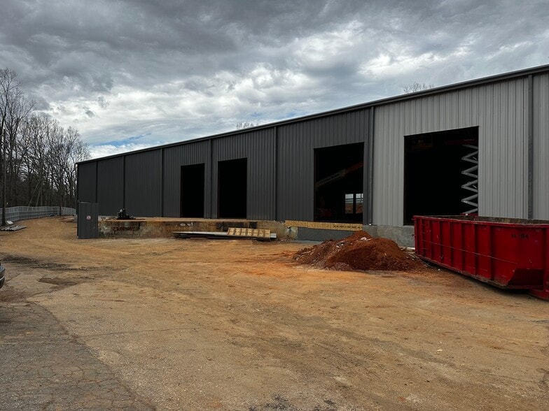 More Photos Of 630 Wofford St, Spartanburg Warehouse For Lease
