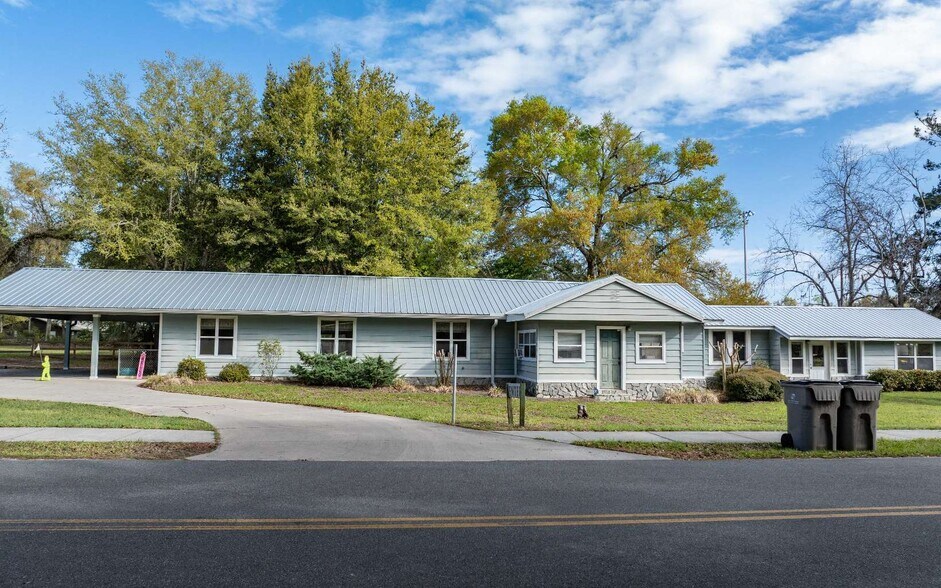 More Photos Of 311 NE Crawford St, Mayo Office For Sale