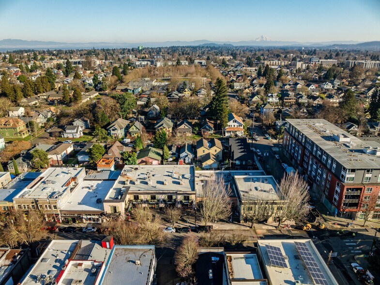 More Photos Of 3900 N Mississippi Ave, Portland Storefront Retail Office For Sale