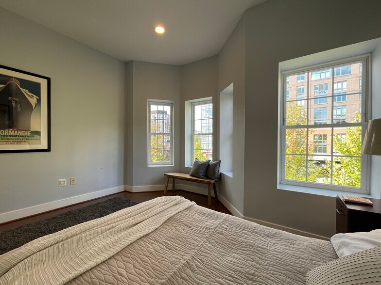 More Photos Of 211 K St Ne, Washington Office Residential For Sale