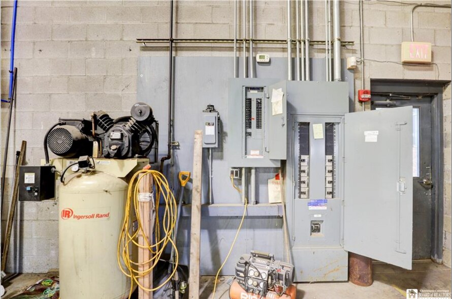 More Photos Of 1850 Lydon Ave, Falconer Manufacturing For Sale