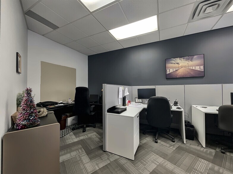 More Photos Of 3750 Boul Du Royaume, Saguenay Office For Lease