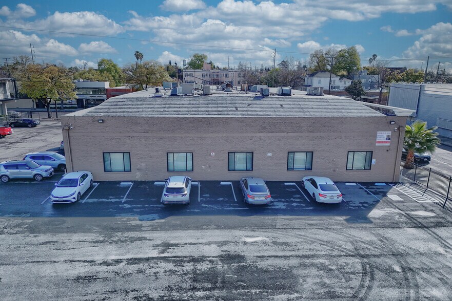 More Photos Of 33 E Magnolia St, Stockton Office For Lease