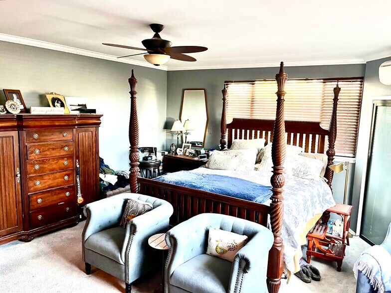 More Photos Of 10443-10445 Magnolia Blvd, North Hollywood Office Residential For Sale