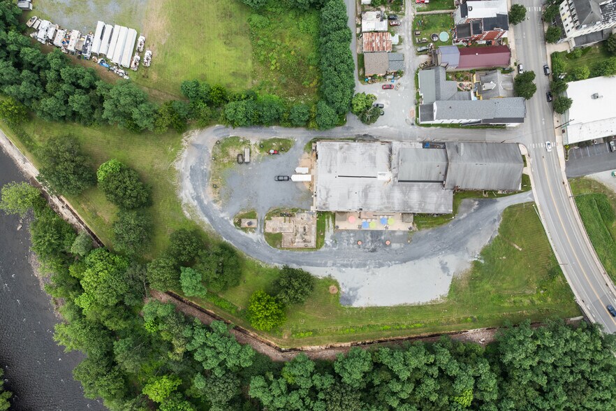 More Photos Of 500 Bridge St, Weissport Restaurant For Sale