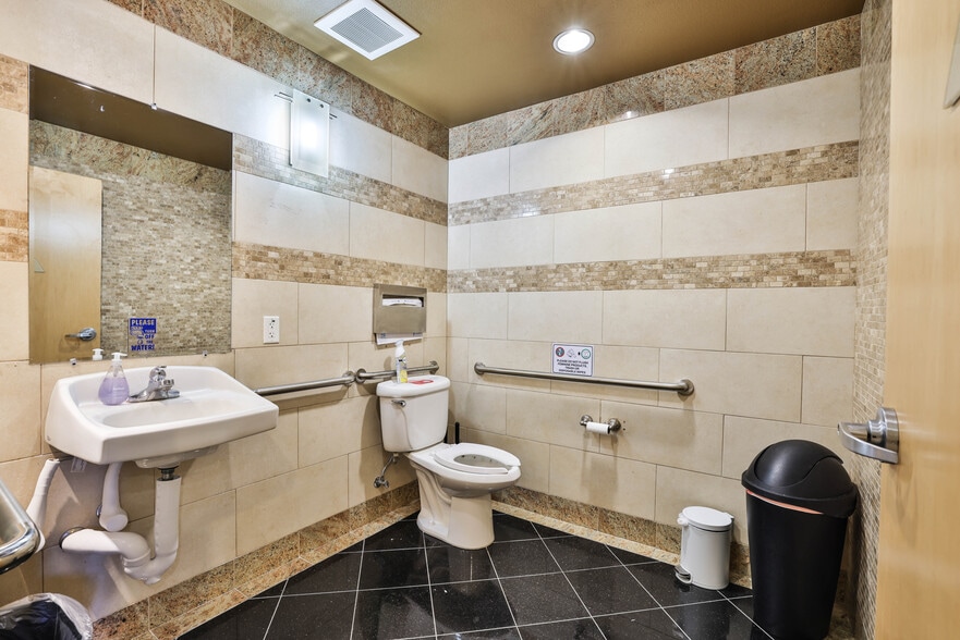 More Photos Of 6120 Hellyer Ave, San Jose Medical For Lease