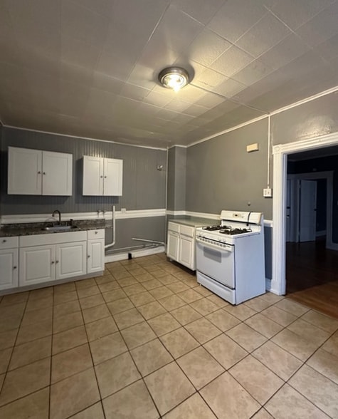 More Photos Of 27-29 Bond St, Hartford Apartments For Sale