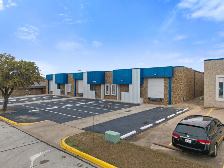 More Photos Of 3109 Garden Brook Dr, Farmers Branch Warehouse For Sale