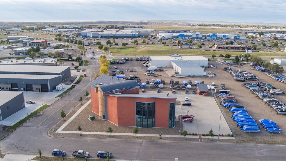 More Photos Of 812 Burlington Dr, Bismarck Office For Lease