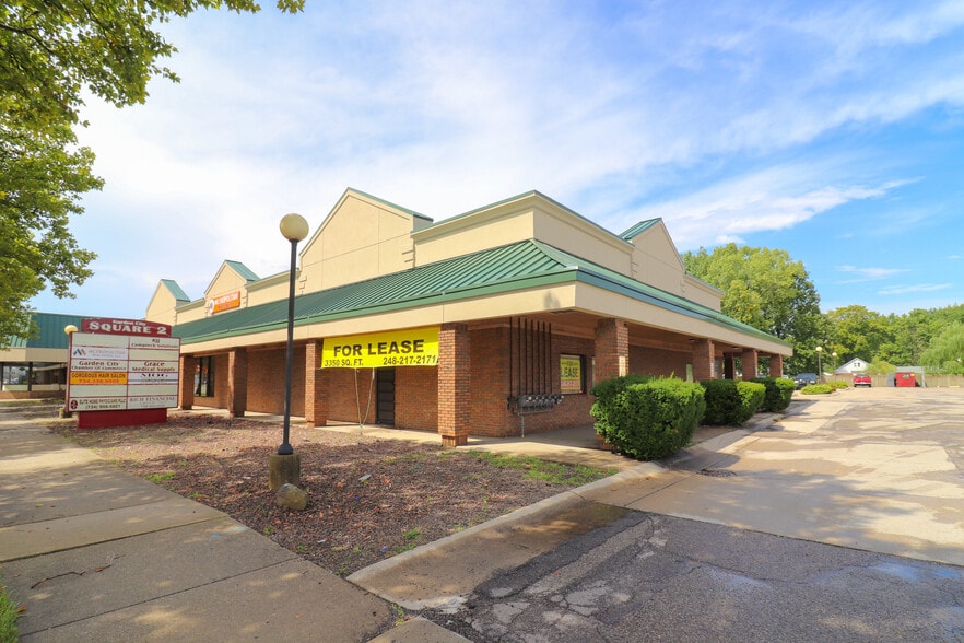 More Photos Of 30094-30120 Ford Rd, Garden City Storefront For Lease