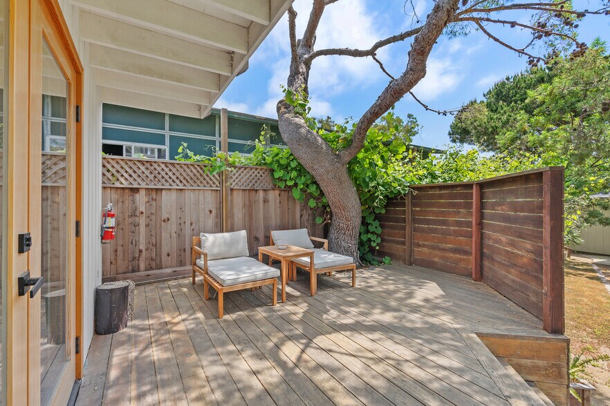 More Photos Of 27353 1/2 Pacific Coast Hwy, Malibu Apartments For Sale