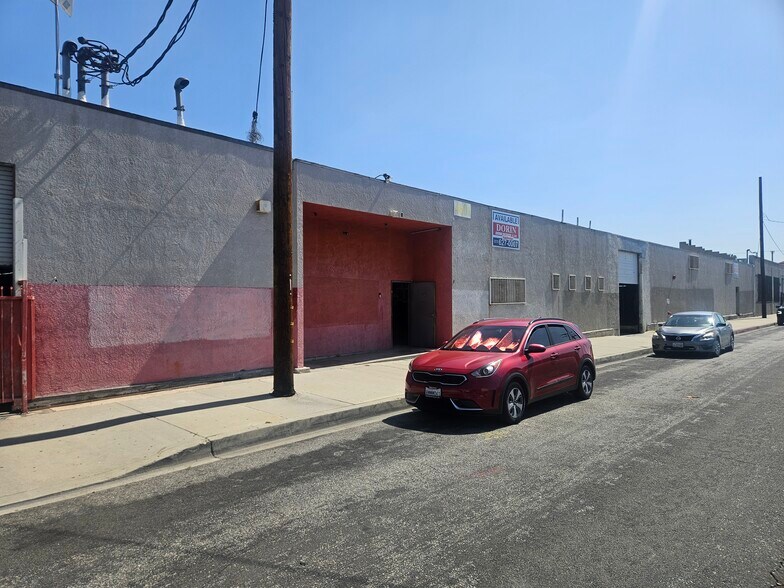 More Photos Of 4601 E 50th St, Los Angeles Manufacturing For Lease