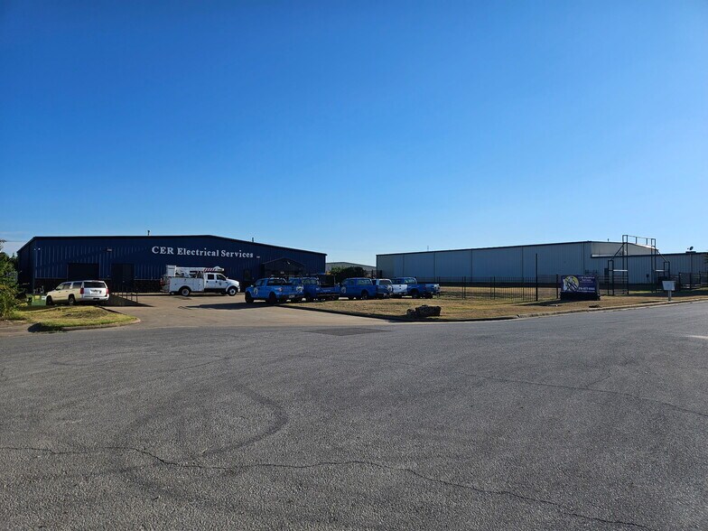 More Photos Of 910 KCK Way, Cedar Hill Distribution For Sale