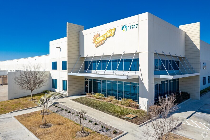 More Photos Of 11717 Windfern Rd, Houston Warehouse For Lease