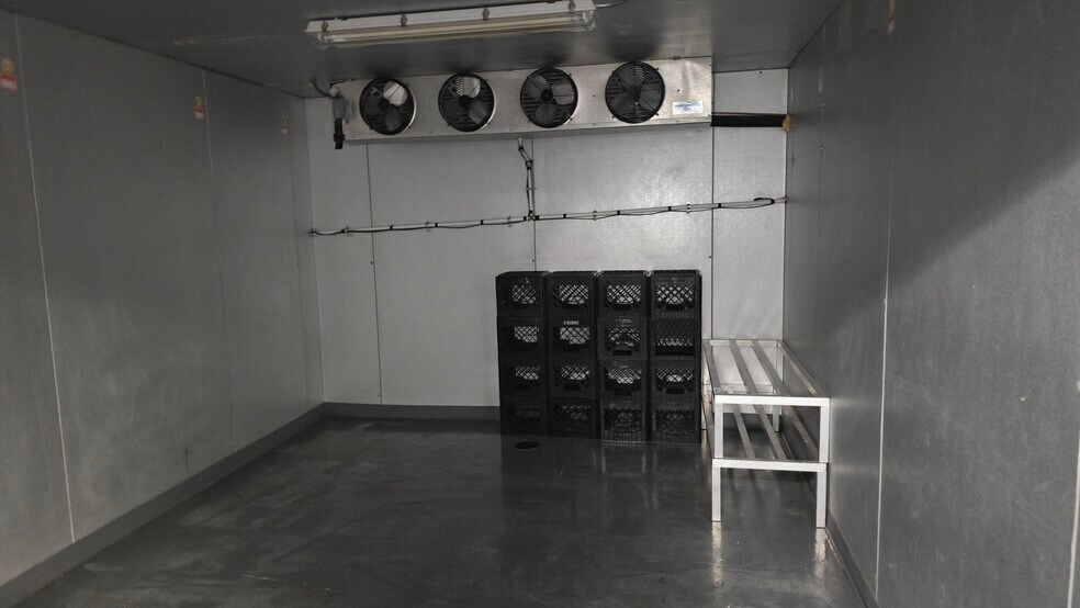 More Photos Of 1912 4th St, La Grande General Retail For Lease