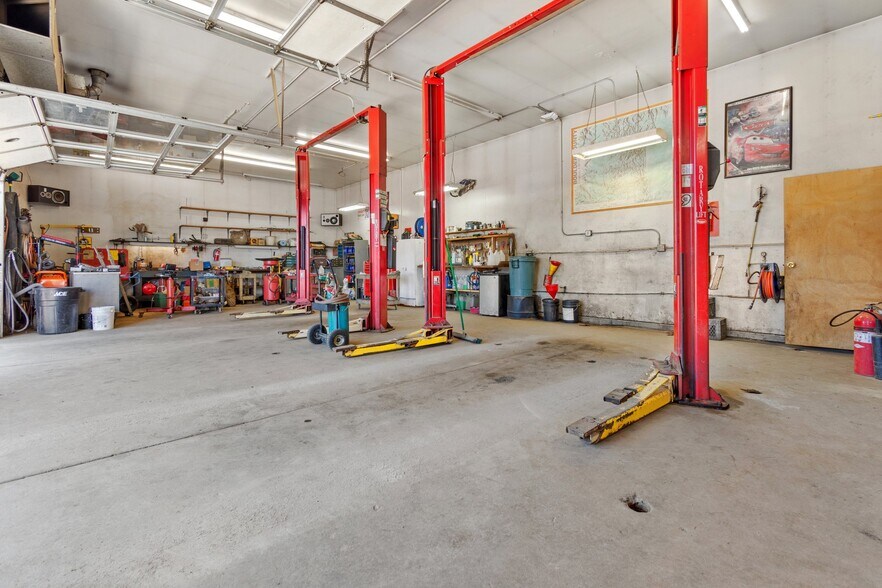 More Photos Of 397 Highway 119, Nederland Auto Repair For Sale