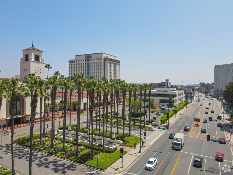 More Photos Of 800 N Alameda St, Los Angeles General Retail For Lease