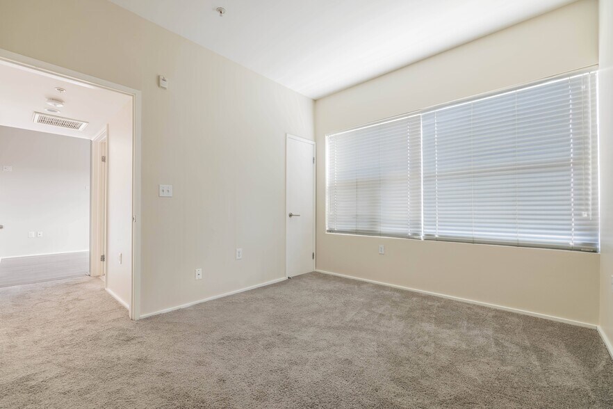 More Photos Of 2015 Hancock St, San Diego Apartments For Sale