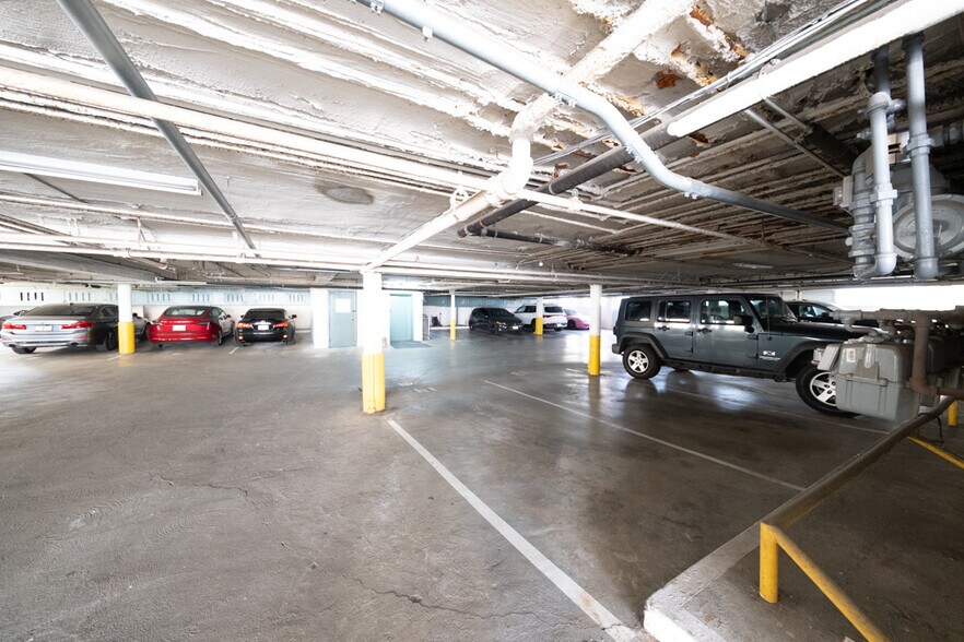 More Photos Of 240 S Doheny Dr, Beverly Hills Apartments For Sale