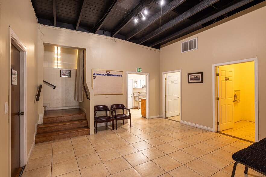 More Photos Of 3912 Eagle Rock Blvd, Los Angeles Office For Lease