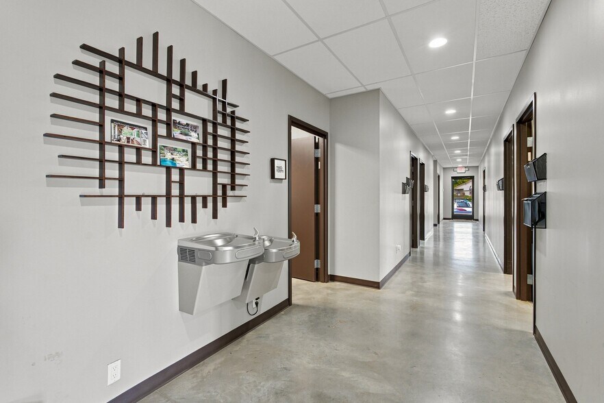 More Photos Of 6115 Robertson Ave, Nashville Warehouse For Lease