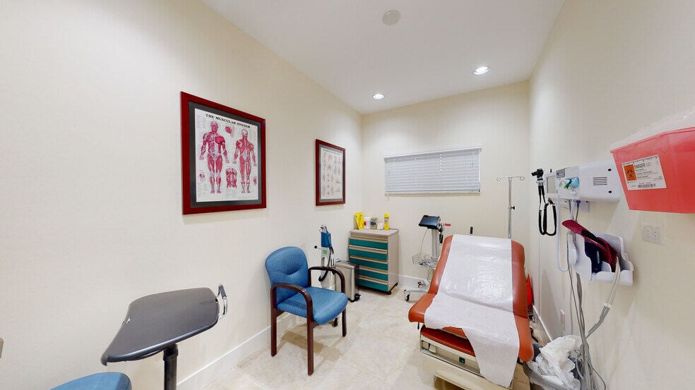 More Photos Of 235 W 49th St, Hialeah Medical For Sale
