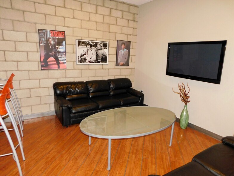 More Photos Of 17521-17551 Gillette Ave, Irvine Coworking Space