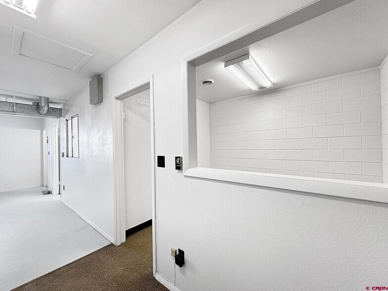 More Photos Of 685 Industrial Blvd, Delta Warehouse For Lease