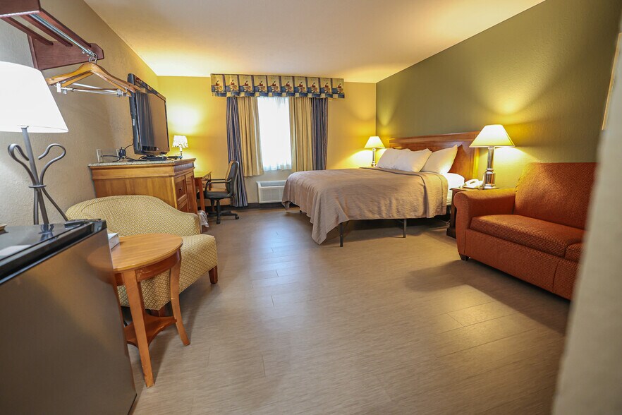 More Photos Of 625 W Washington St, Pittsfield Hotel For Sale