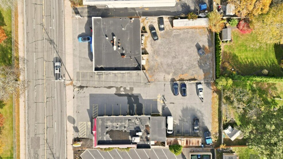 More Photos Of 651 W Main Rd, Middletown Restaurant For Sale